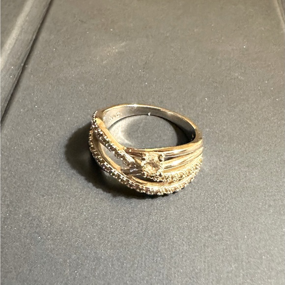 Cubic Zirconia Silver Ring Size 7 - Picture 5 of 6